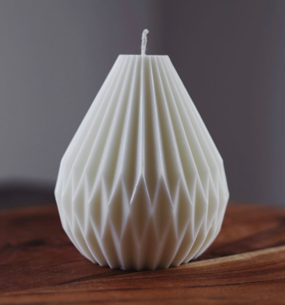 נר גיאומטרי ריחני - יסמין - שעוות סויה