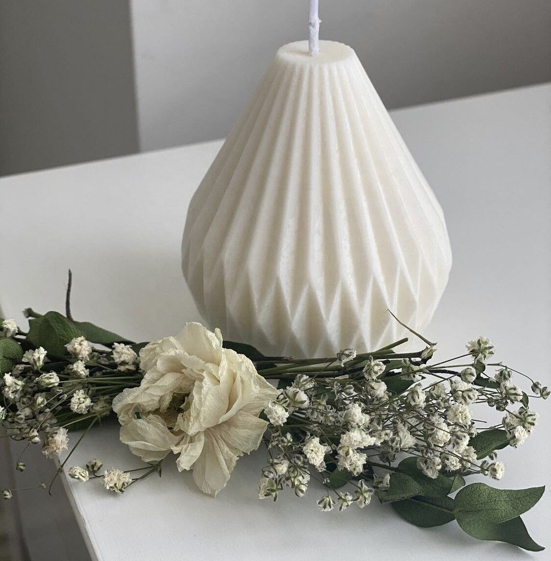 נר גיאומטרי ריחני - יסמין - שעוות סויה